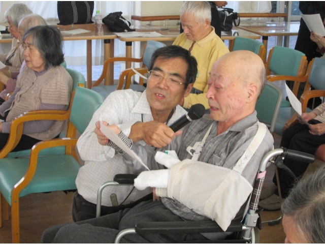 懐かしい歌に思わず涙も…