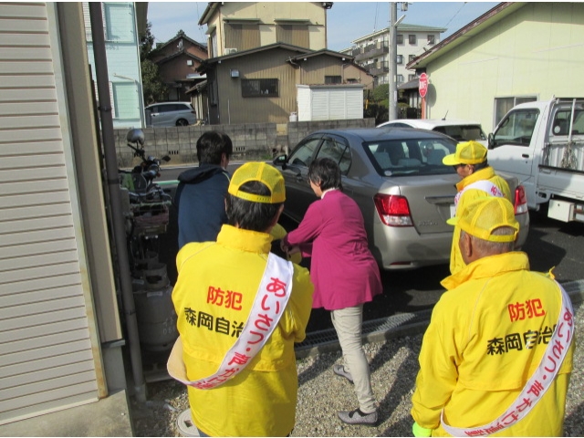 駐車場の段差は少し車いすを傾けて
