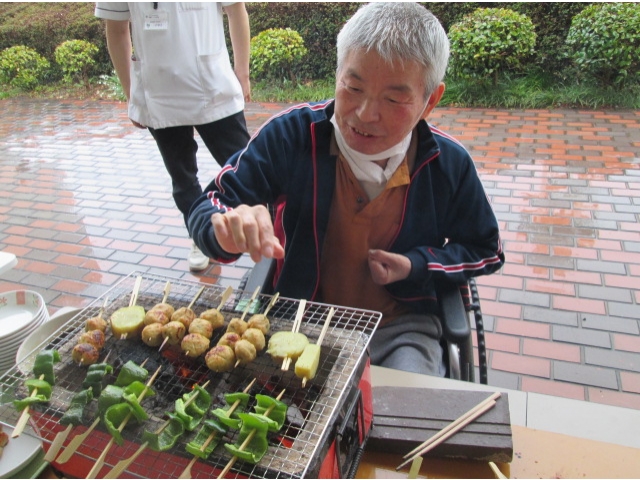 やきとり屋店主、腕のみせどころ。