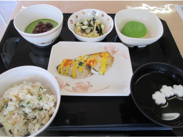 彩りも鮮やかで、春を感じる細やかなお料理でとてもおいしかったです。