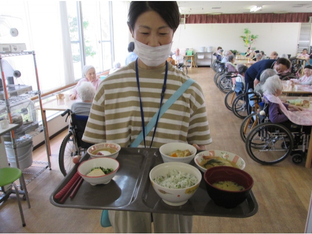 彩も豊かで、さっぱりとした美味しいメニューが並んでいます。