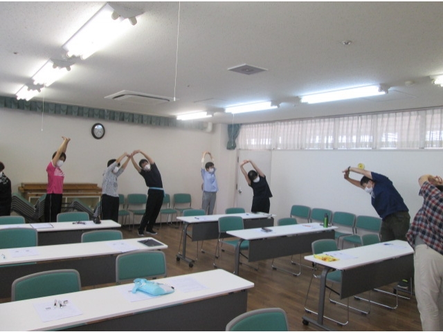 換気を十分に行って体操しています