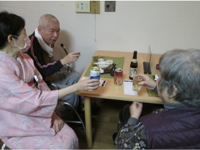 おかみさんに「ここまでやってもらえるとは」と笑顔で喜んでみえました。