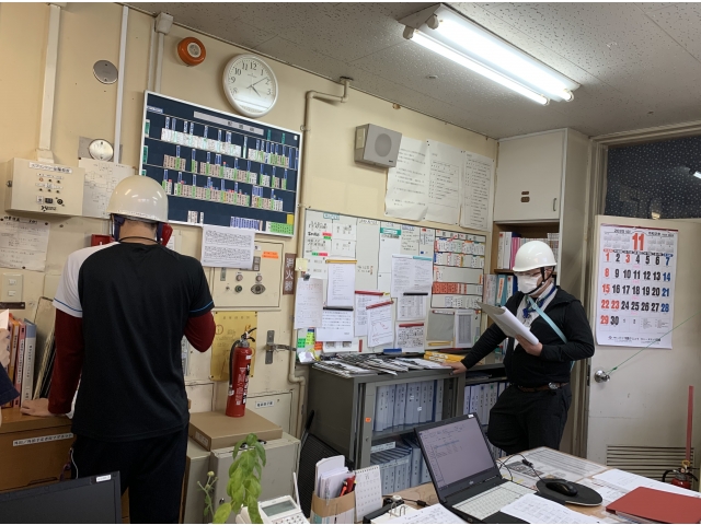 宿直代務員役の職員が、利用者の方へ火災を知らせました。
