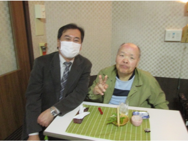 ほんのり頬を赤く染めて、楽しい時間を過ごされていました。