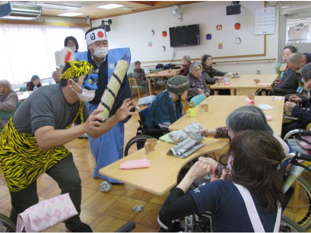 鬼もマスク着用しています。これも新しい生活様式の1つかもしれません。