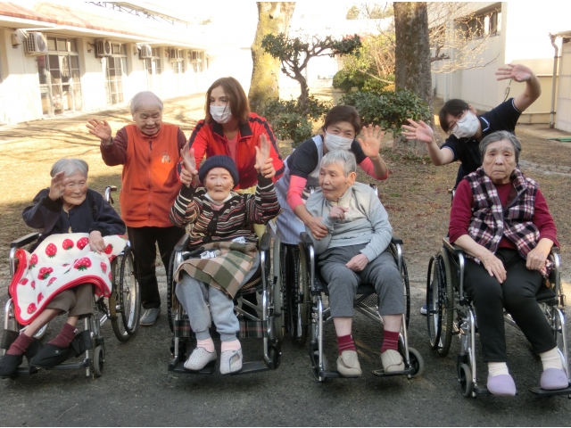 皆さんで記念撮影です。