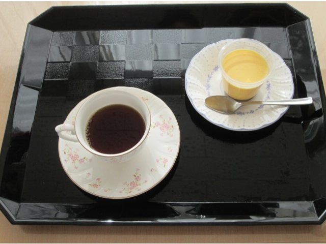 食べやすく濃厚なプリンも提供しました。