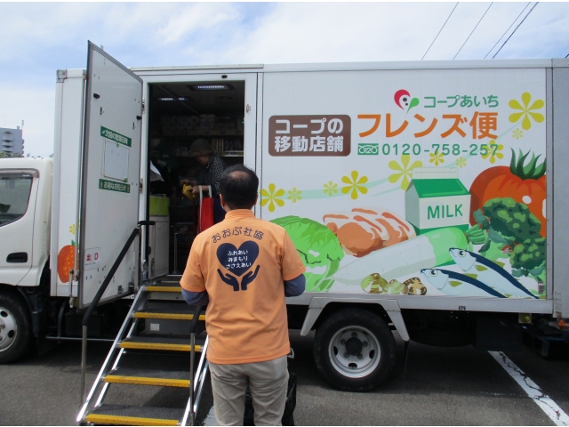 トラックがあっという間に店舗になりました。