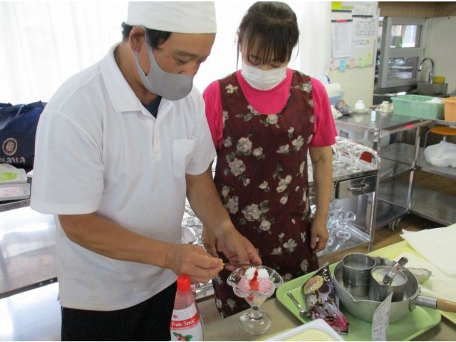 調理師より、作り方のコツの伝授がありました。