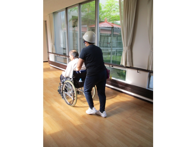 一人ずつ安全に誘導を行いました。