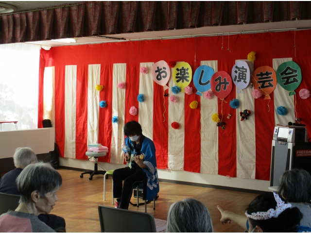 ギター演奏では、ベンチャーズのナンバーを聞かせてくれました。