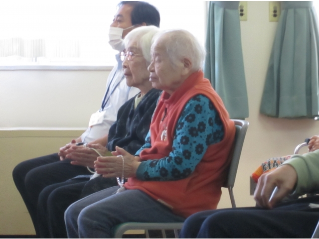 みなさん真剣な表情で耳を傾けます