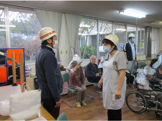 点呼終了後、無事避難完了したことを隊長に報告しました。