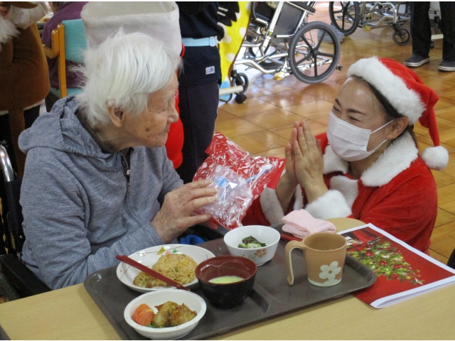 サンタさんから、素敵なクリスマスプレゼントが届きました。