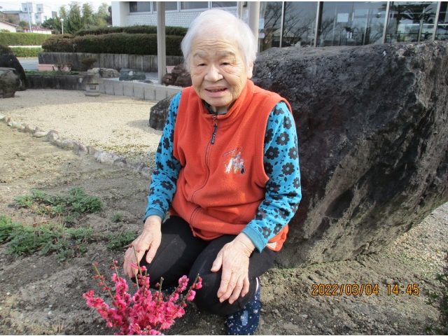 玄関前で見つけました