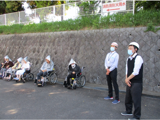 最後に苑長より総評があり、大地震など今後の災害に備えが大切と学びました。