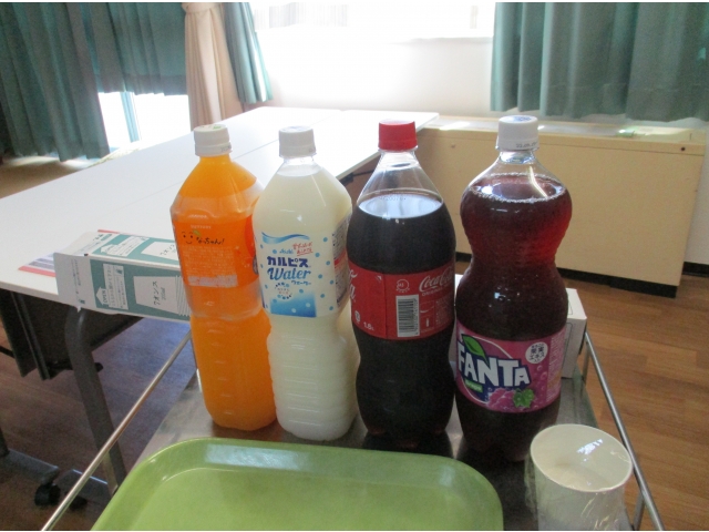 映像を観ながら、お好きなドリンクを飲まれました。