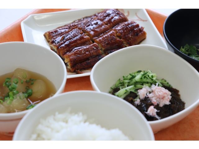 もずく酢と冬瓜の煮物でサッパリと