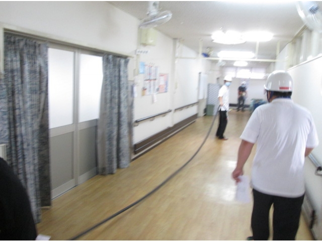 消火栓を使用し、消火活動の訓練を行いました。