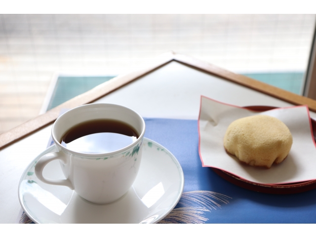 カスタード饅頭とコーヒー