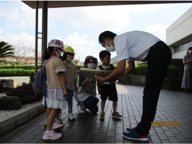みんなで手渡し