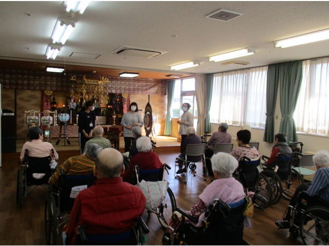 実習生２名の自己紹介がありました。
