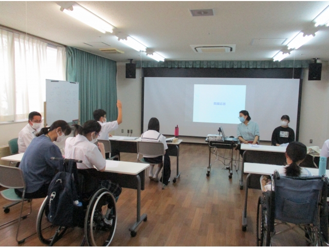 ひとり、ひとつずつの質問を考えてきてくださいました。
