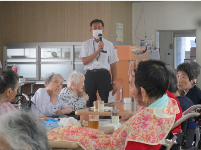 苑長から、今月生まれの方へ祝辞がありました。