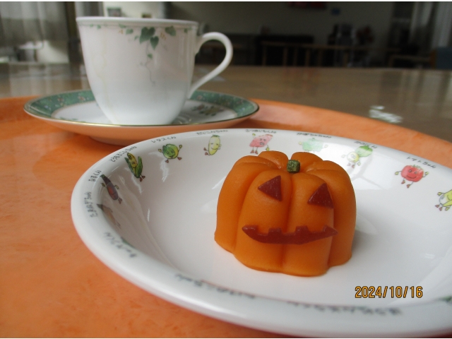 ハロウィンの練りきりです。