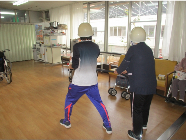 　職員同士声を掛け合い、初期消火を行いました。