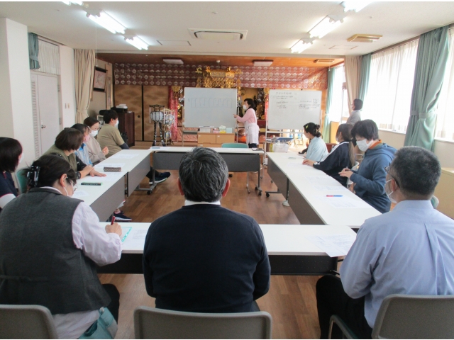 今までの経験や、疑問などたくさんの意見がありました。