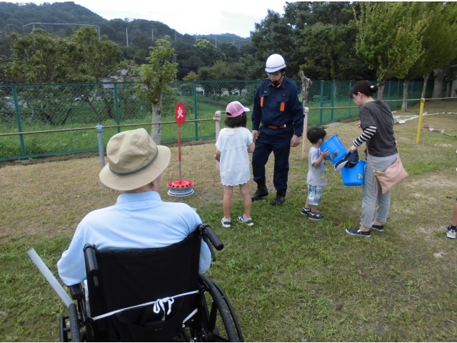 バケツリレー消火訓練