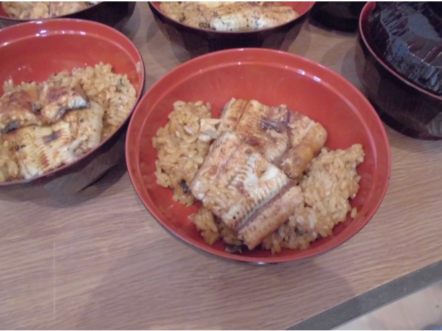 うな丼だ
