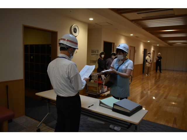 隊長に報告