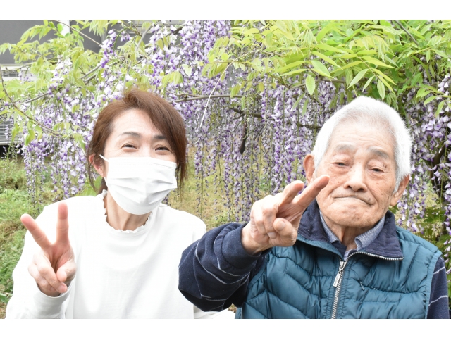 ケアマネさんとピースサイン✌でいい笑顔(*ˆ﹀ˆ*)