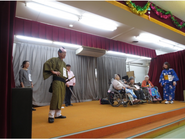 水戸黄門風の熱演です。