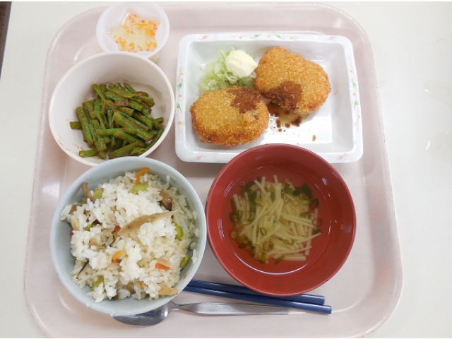 利用者の皆さんモリモリ食べていただきました。