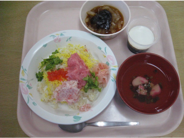 きざみ食
手作りｺｰﾋｰｾﾞﾘｰは３層です！