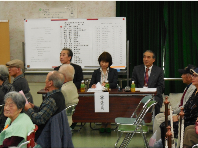 審査員の方々の熱い視線