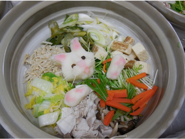 ねこ鍋　ひげはそうめんです