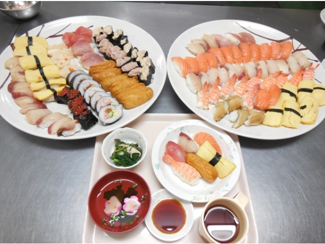 普通食のお寿司とおかわり用のお寿司