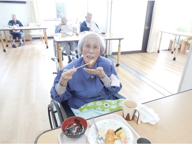 お寿司は好きだから、美味しいよ。