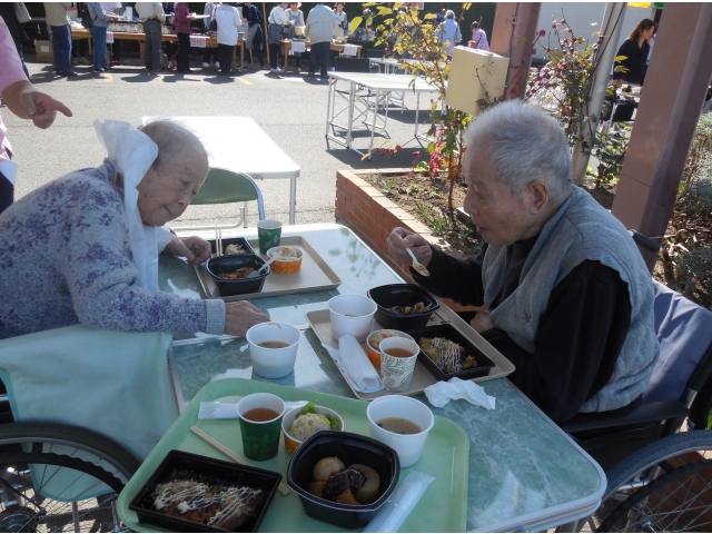 外で食べると特においしいですね