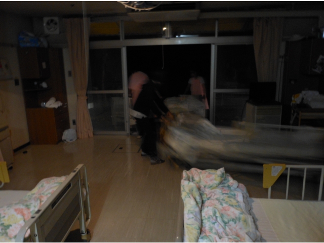 ベッドごと速やかに避難