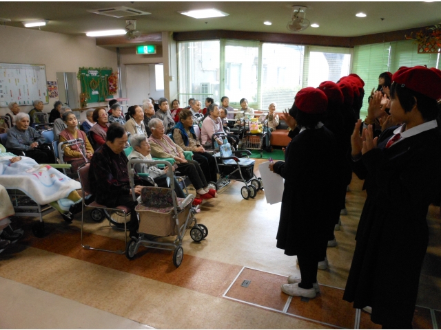 皆さんご存知の「ふるさと」も合唱