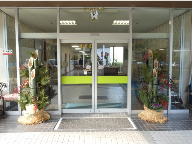 職員の自作です！立派な門松です！