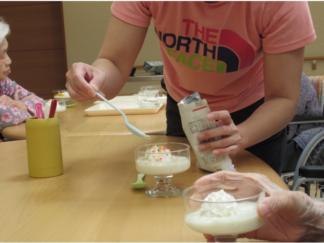 チョコをトッピング