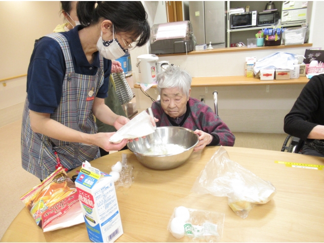 生地を煉ります。