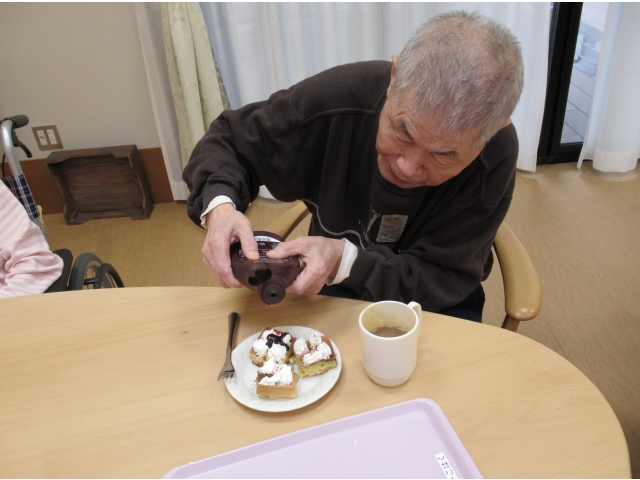 チョコをトッピング